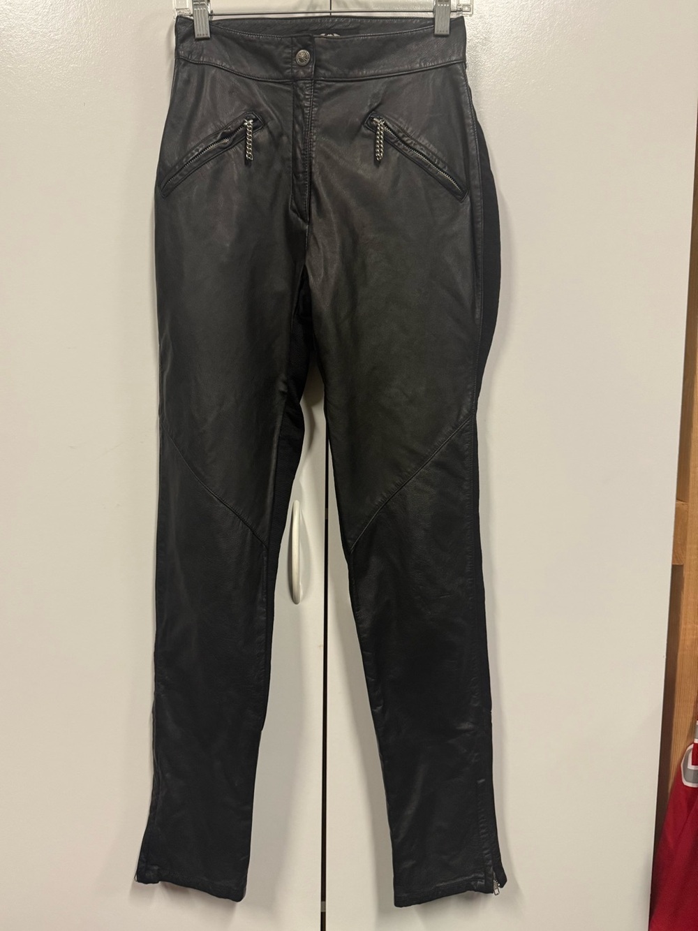 Harley Davidson leather riding pants - nice details - flattering, comfy, sexy